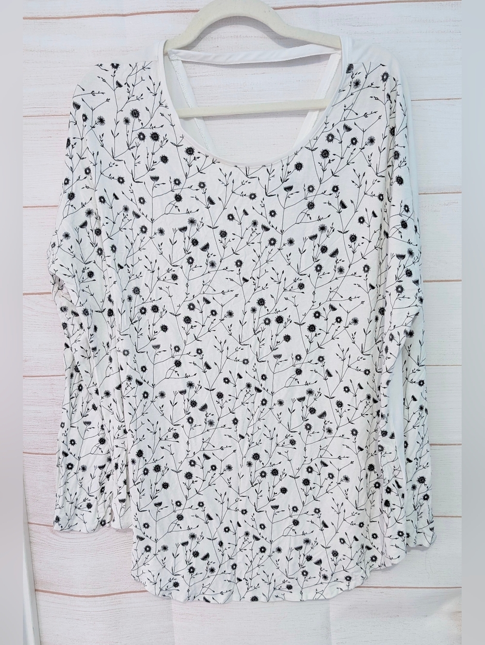 RW&CO. White Long-Sleeve Top with Black Floral Print And Blingy Accent In Back